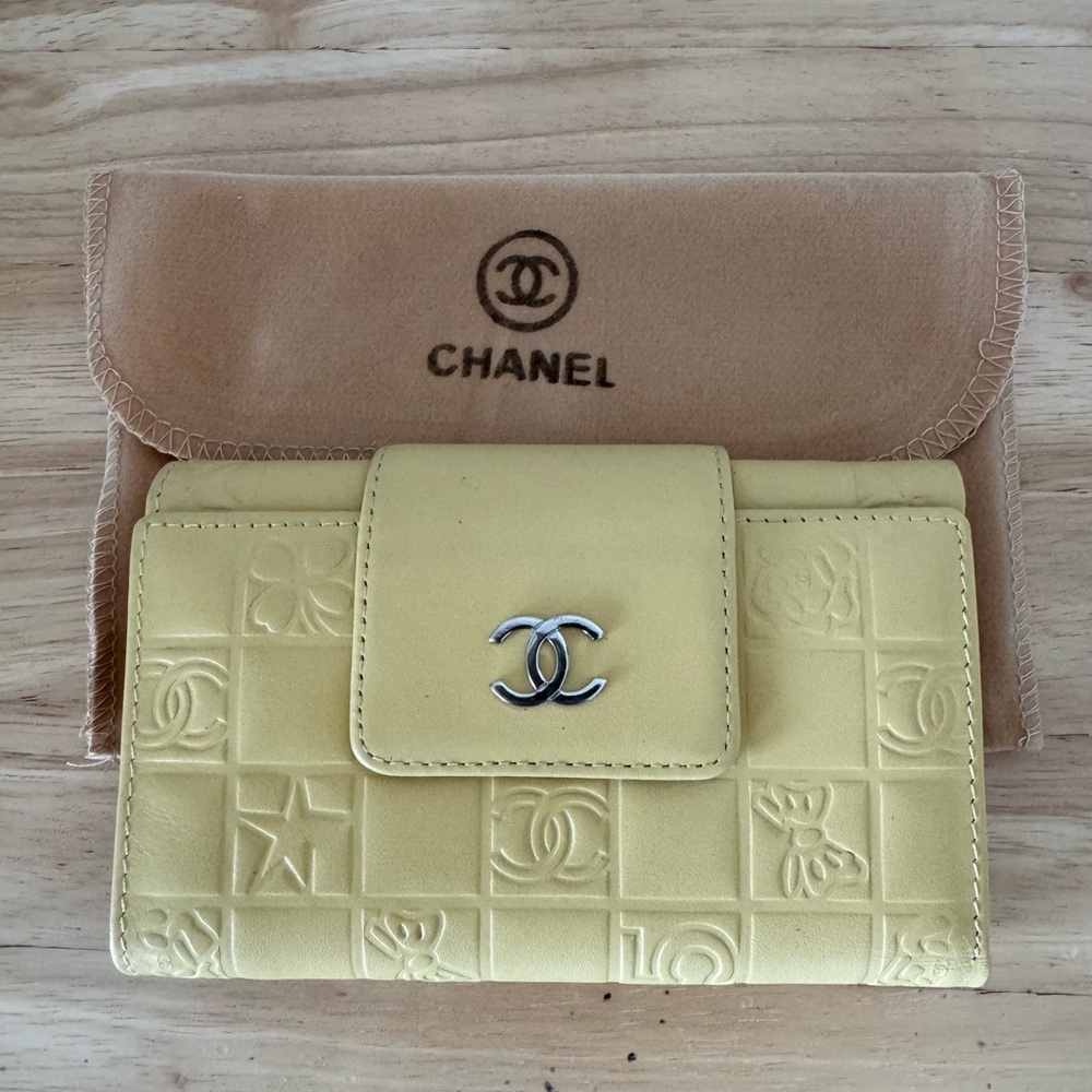 Vintage CHANEL Yellow Leather Wallet with Silver Logo